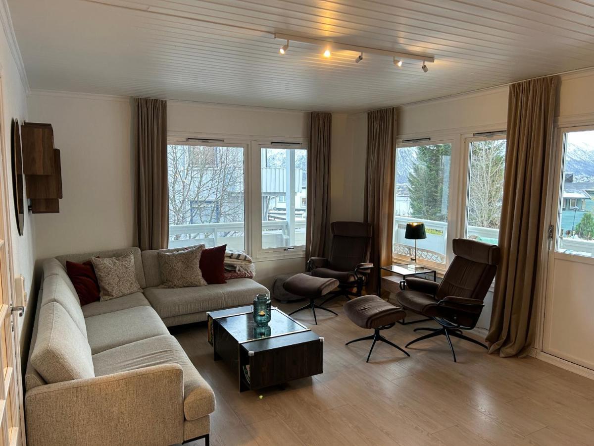Arctic 3 Room Apartment - Aurora View - Free Parking 特罗姆瑟 外观 照片